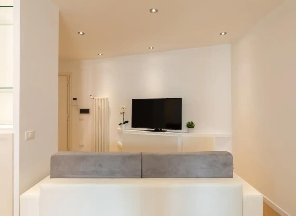 Elegant and bright property Rome Italy