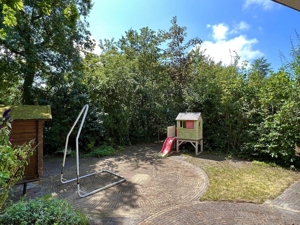 Small Family Chalet Close to Beach