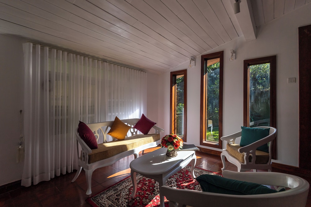 Greenwood Edge Kandy
