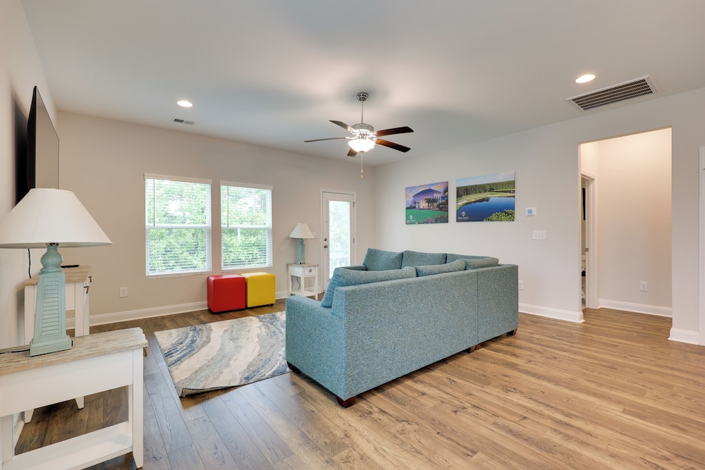3 Mi to Sand & Surf: Ocean Isle Beach Retreat!