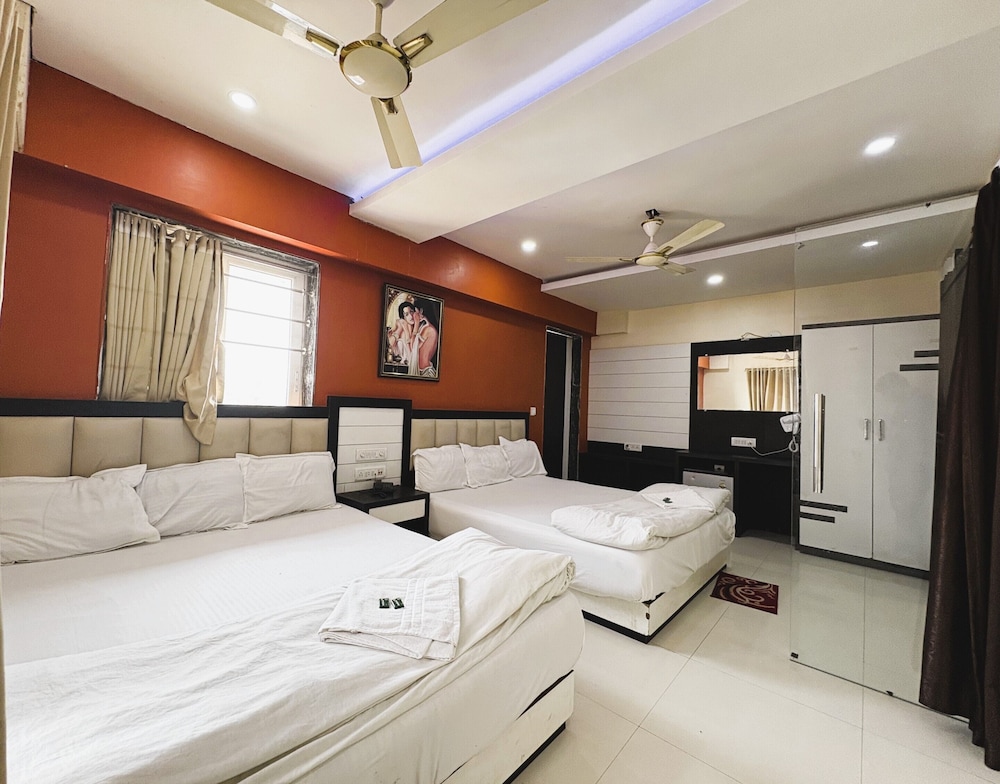 Hotel Big boss New Digha