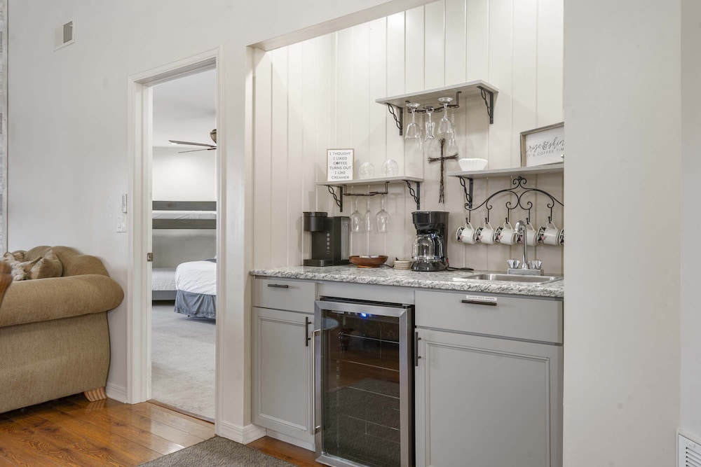 The Cozy Retreat Stay for 10!