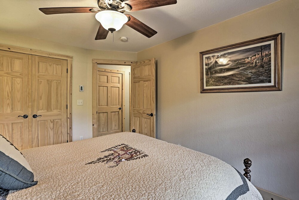 Black Hills Cabin: Hot Tub, Fishing Pond & Deck view 5
