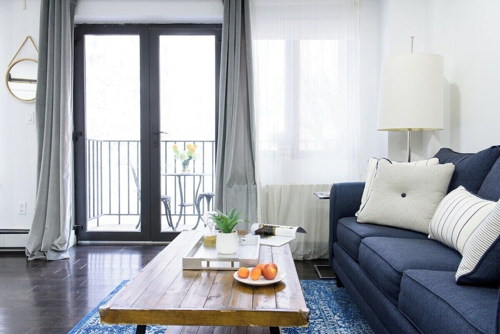 809 Midtown Apartments