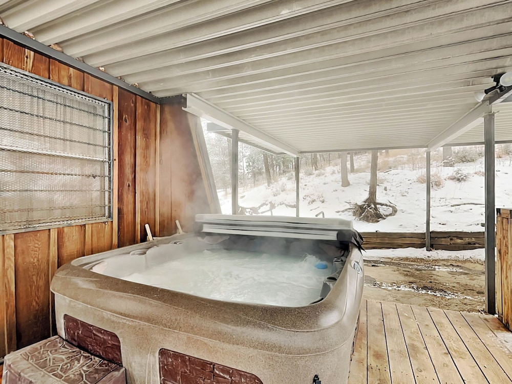 Doc's Den by Ruidoso Vacation Rentals
