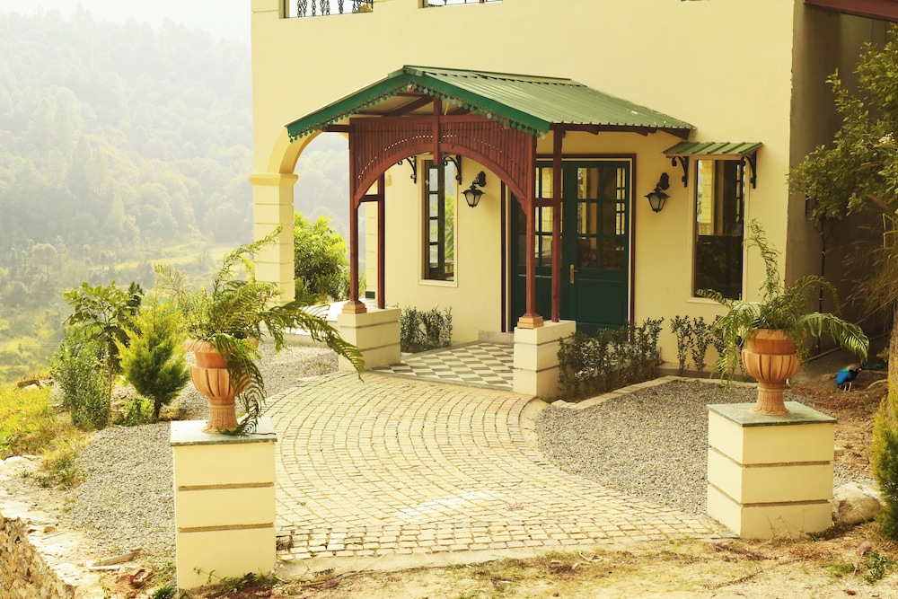 The GlenBrook Estate