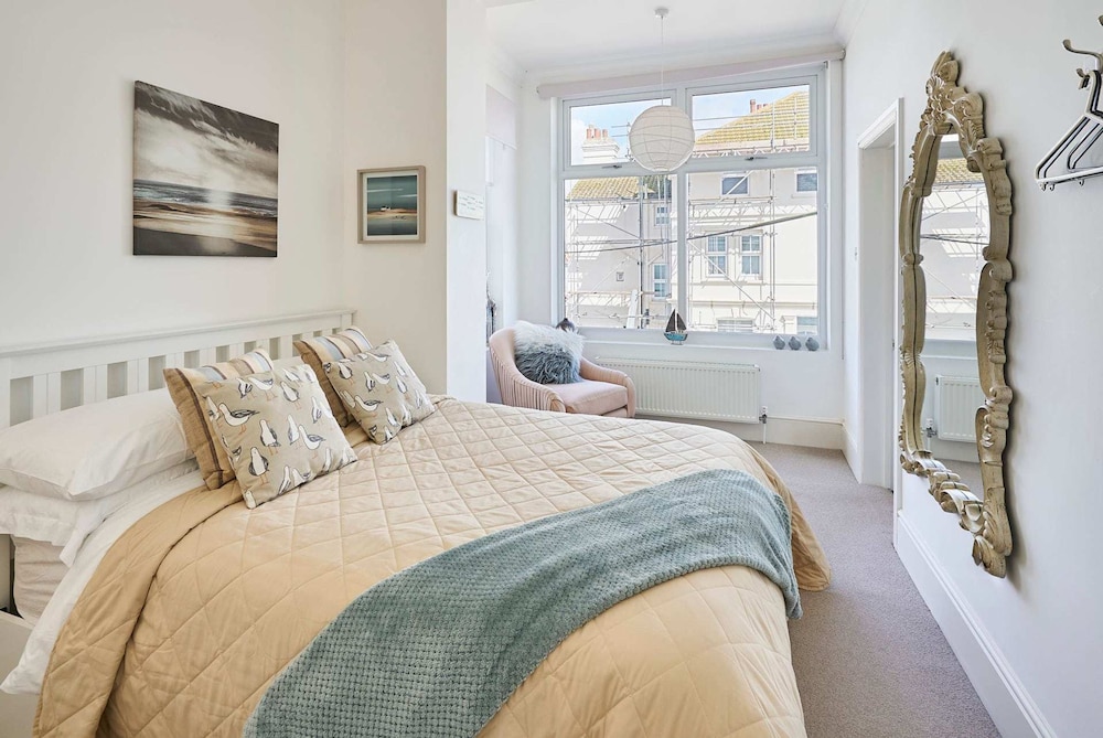 Host Stay Fishers Apartment