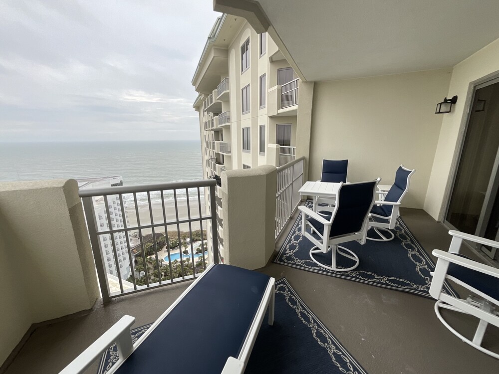 2207 Royale Palms 1 Bedroom Condo view 2
