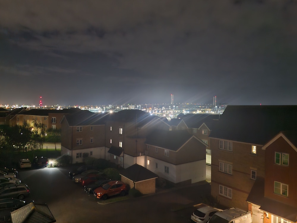 Impeccable 1-bed Apartment in Purfleet