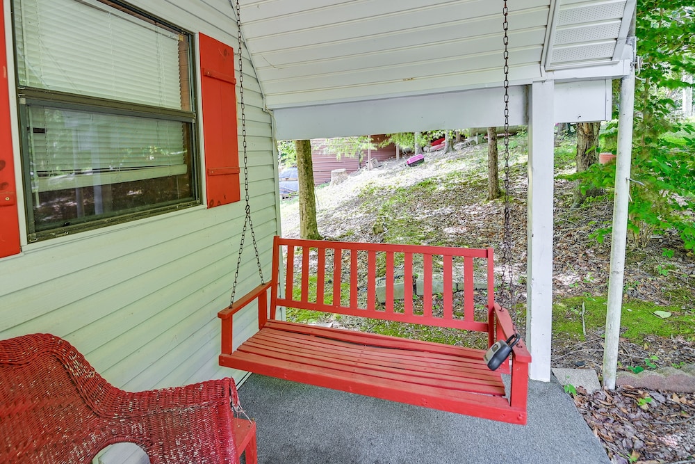 Cozy Country Cabin 4 Mi to Cave Run Lake! - Property Image 3