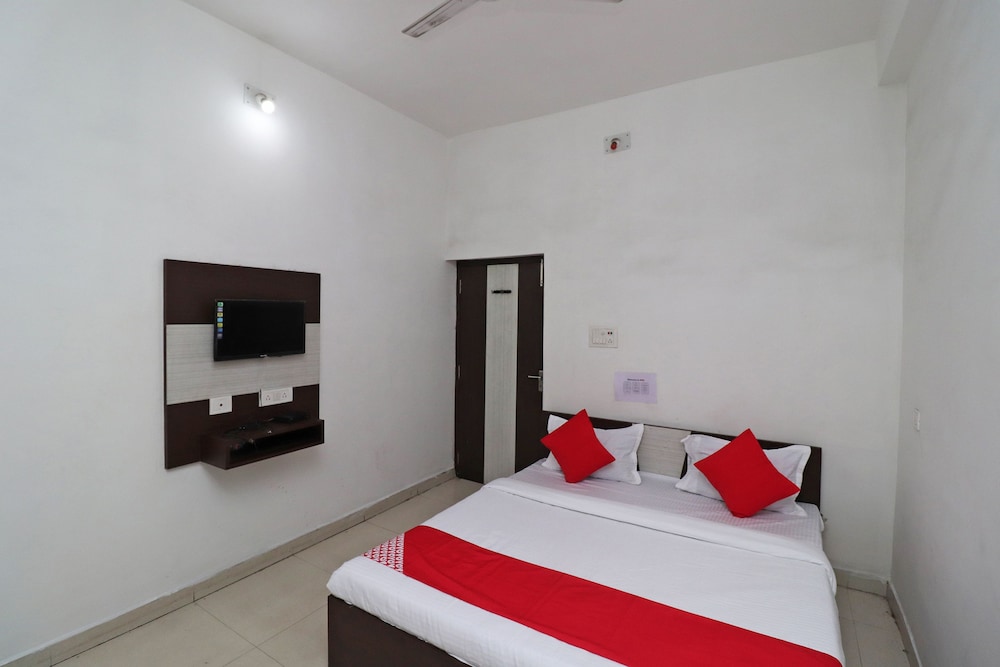 OYO 42907 Hotel Bhuneshwar view 3