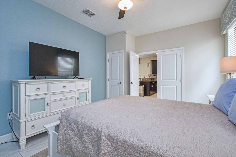 Beautiful Home With Private Pool in Champions Gate