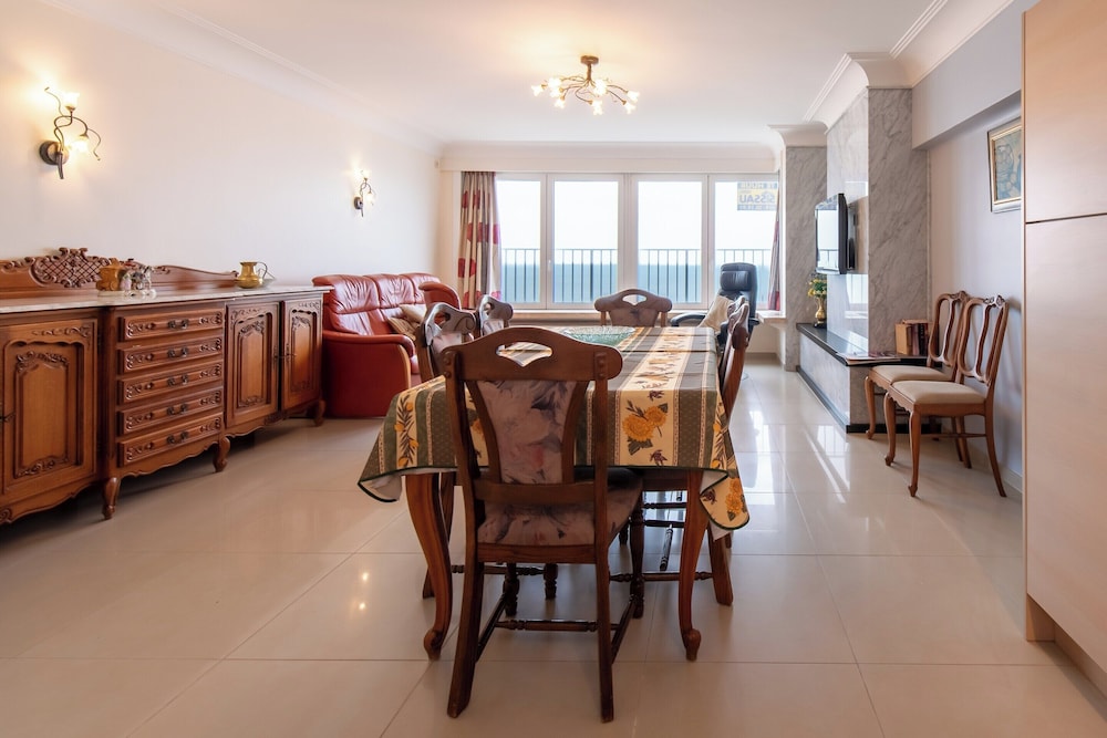 Apartment by the sea in Middelkerke