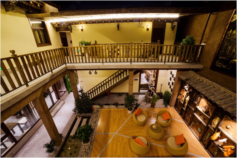 Blossom Dynasty Inn