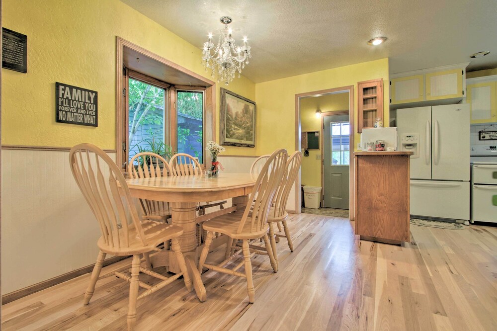 Cozy Home w/ Hot Tub: Half Mi to Salmon River! view 5