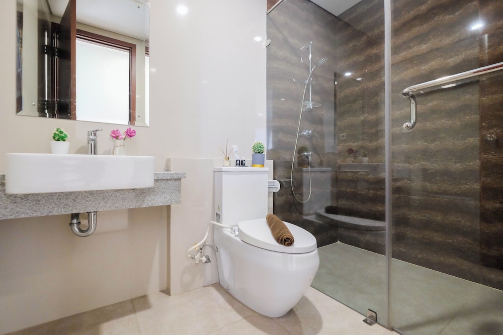 Boho Touch 2Br Apartment With Extra Room At Lucky Tower Residence