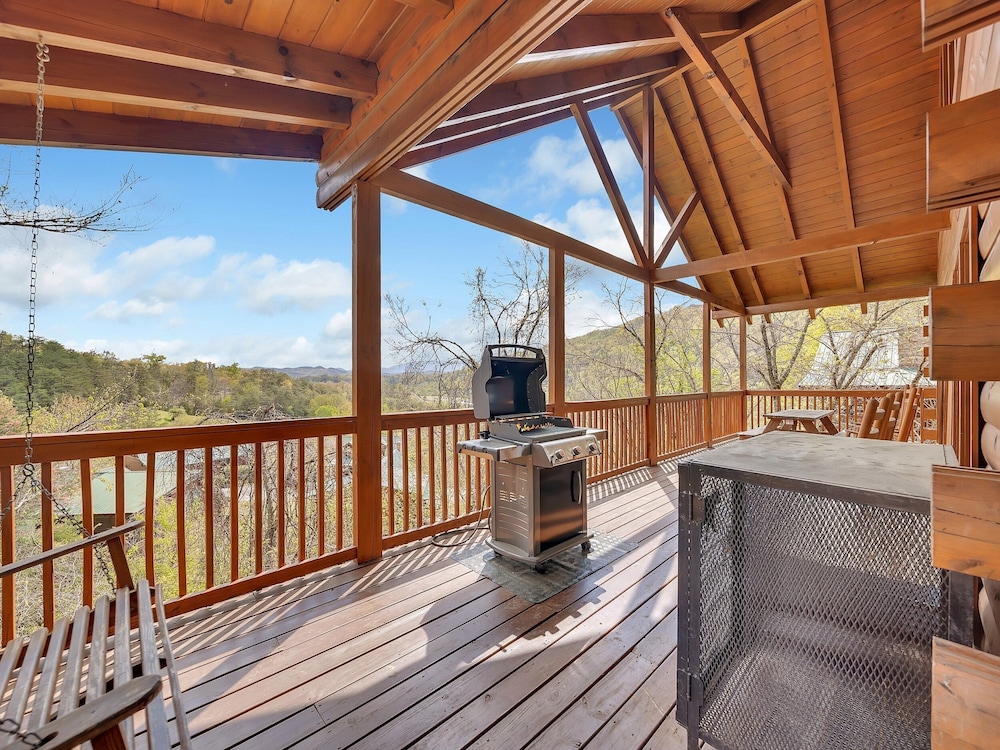 Ern860 - Cozy Bear Overlook 4 Bedroom Cabin