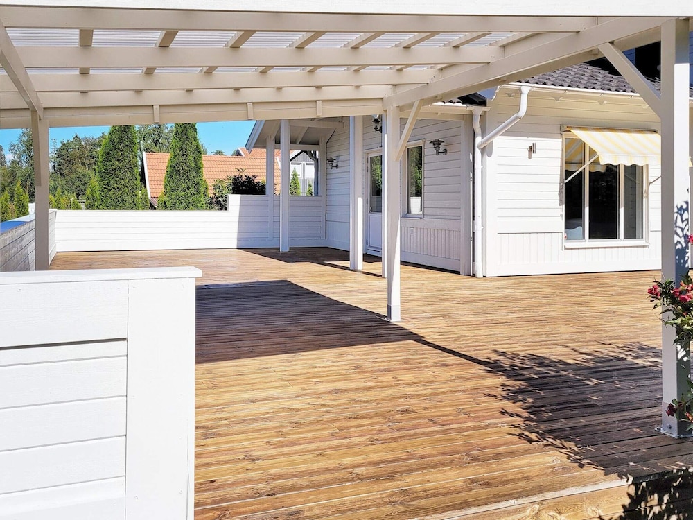 5 Star Holiday Home in Ingaro view 5