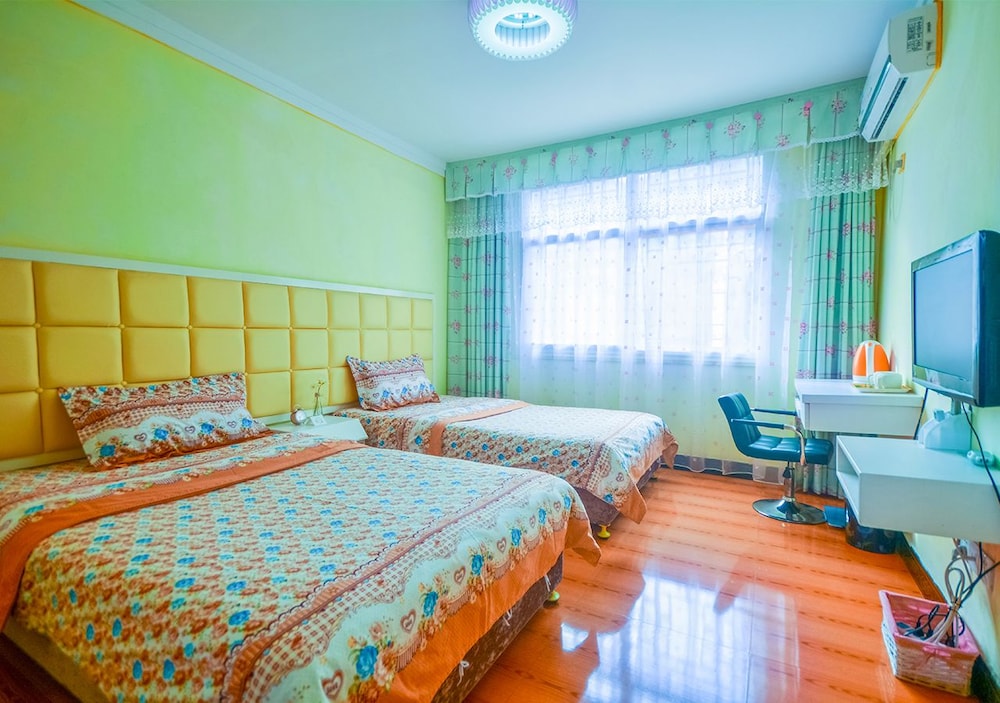 Fenghuang Joy Riverview Hotel