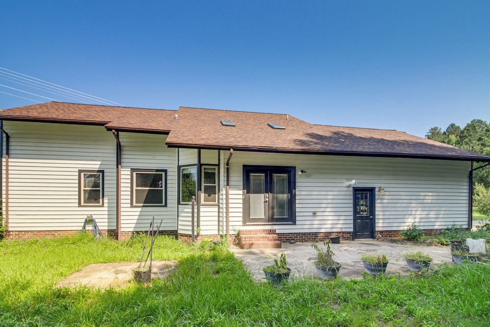 Spacious Home w/ Game Room, 2 Mi to Concord Mills!