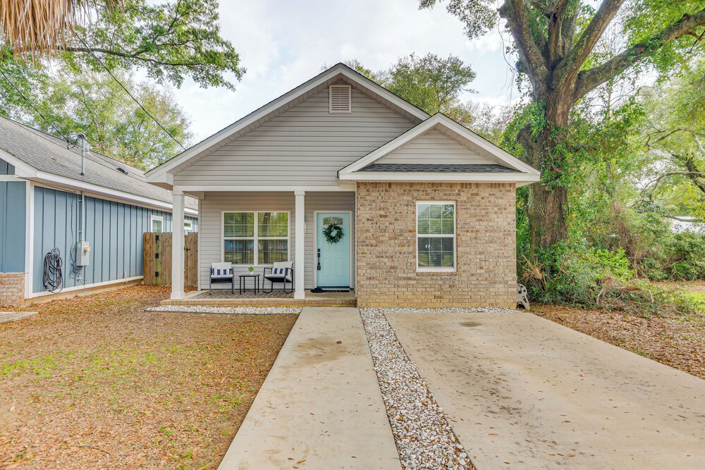 1 Mi to Dtwn: Pet-friendly Pensacola Getaway!