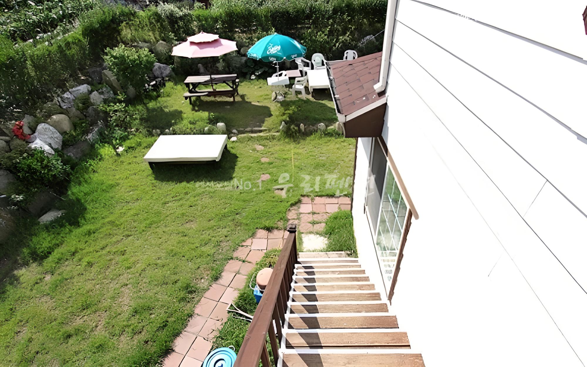 Photo 18