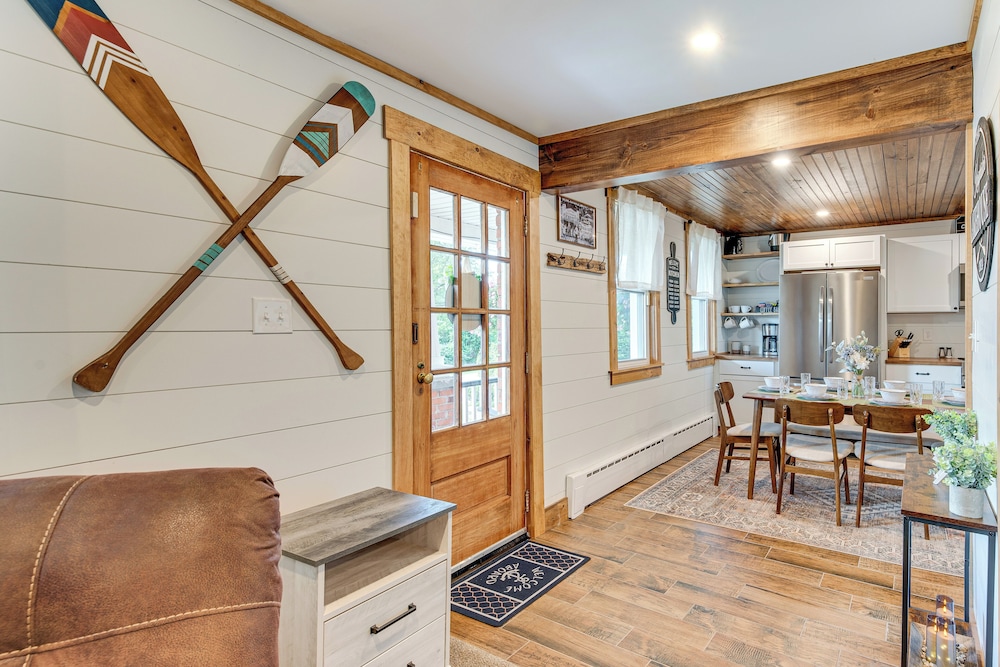 Recently Renovated Harveys Lake Retreat w/ Dock!