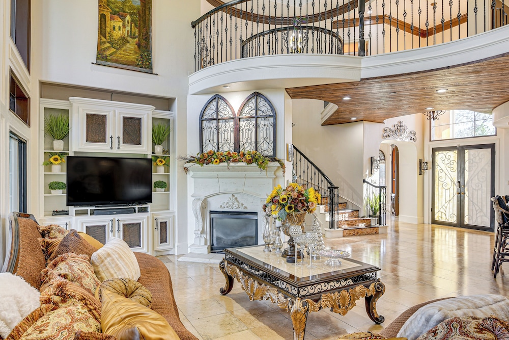 Luxury Home w/ Patio & Lake View in Richmond!