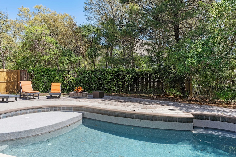 30A Beach House w/ Private Pool, Fire Pit, BBQ & Golf Cart to Rosemary Beach