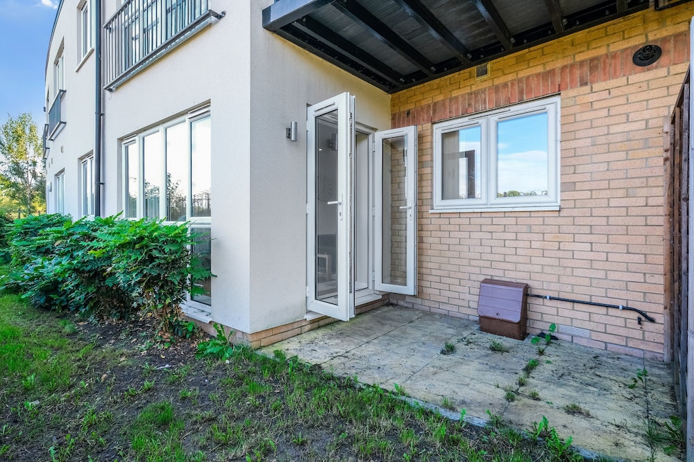 Heathrow Living Serviced Apartments by Ferndale