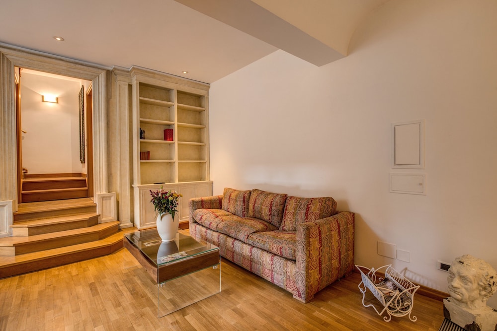 HI Margutta Apartment