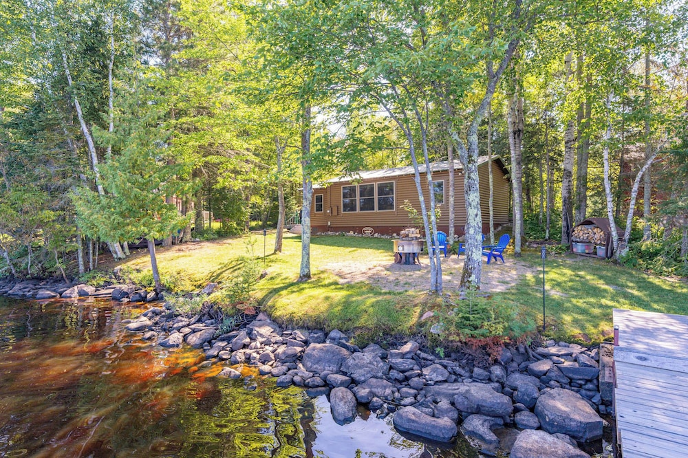 Lakefront Cabin on Lake Vermilion: Dock, Boat Lift