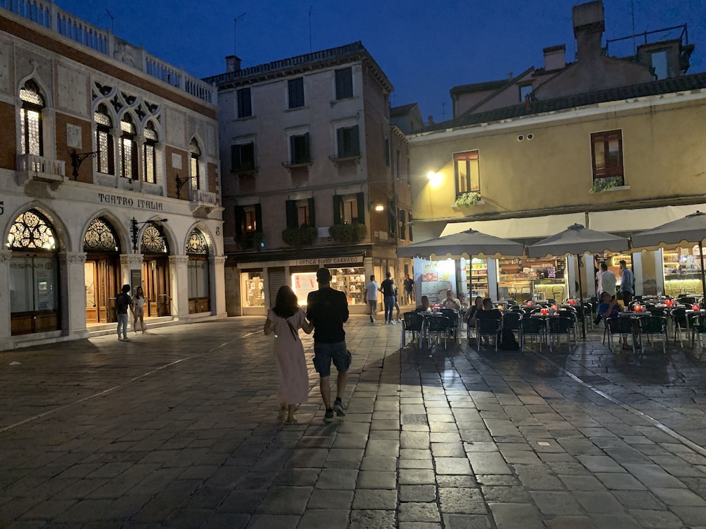 Pavarotti House