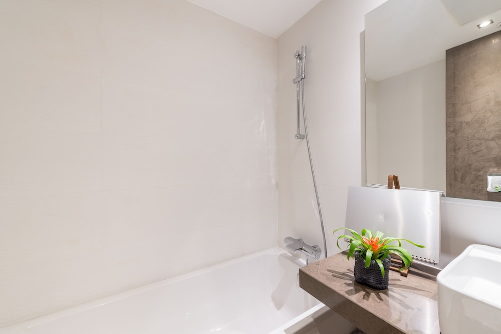 Luxurius Apartment With Huge Balcony at Plaza de España view 5