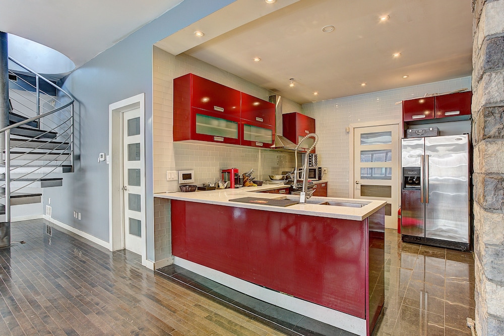 Destination Stays - LOFT HOUSE Quartier des Spectacles - Image 5