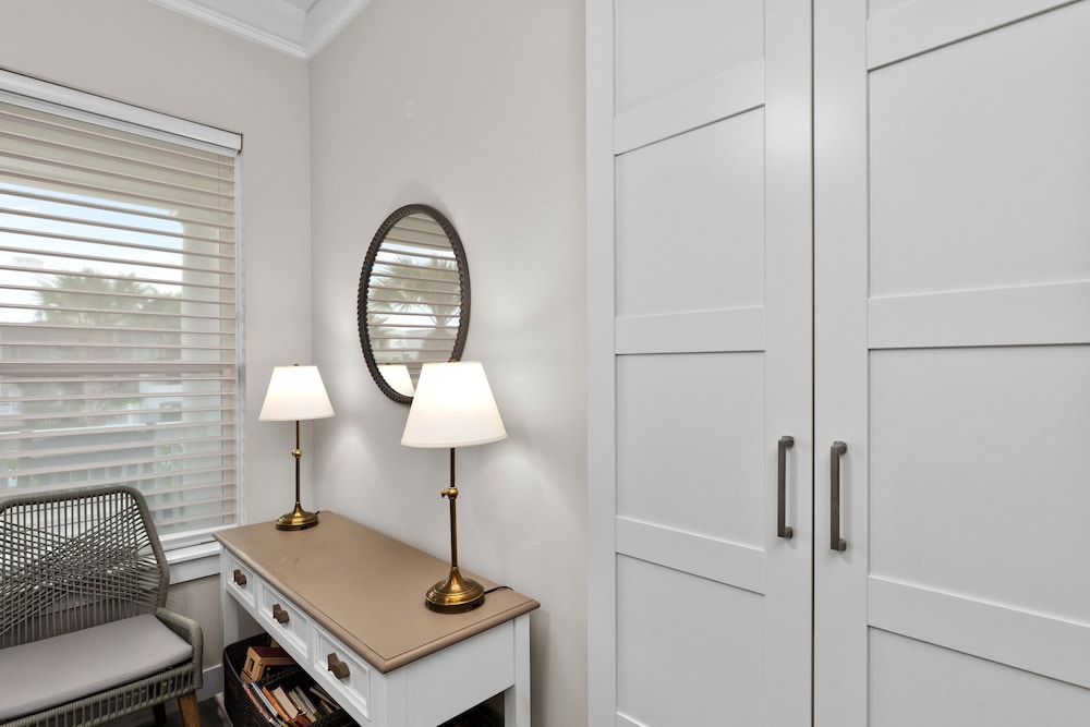 Sea Breeze Cottage - Private Home At The Shores 3 Bedroom Home