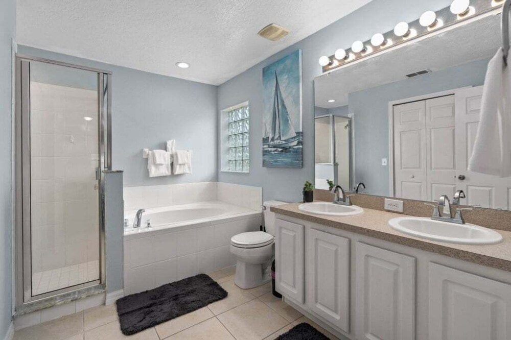 Legacy Park Villa: 5br, Pool, Spa & Near Disney 5 Bedroom Villa