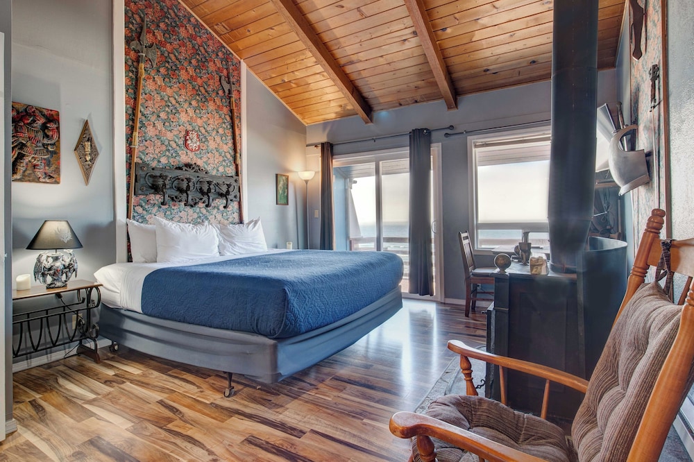 Moolack Shores Inn