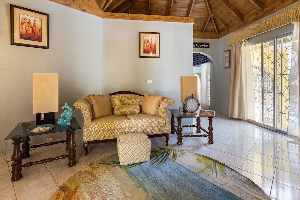 Ironshore Sugarmill Villa W Private Pool 6 Bedroom Villa