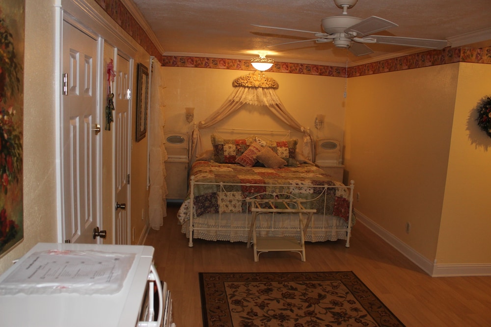 Book Nook Inn