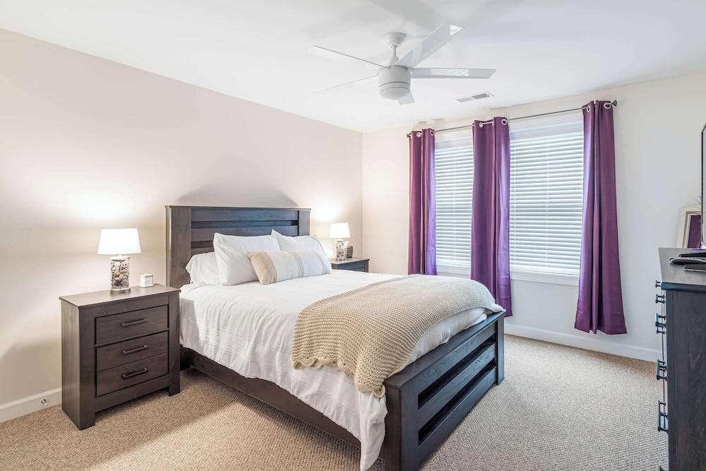 Wild Air Getaway For 12!