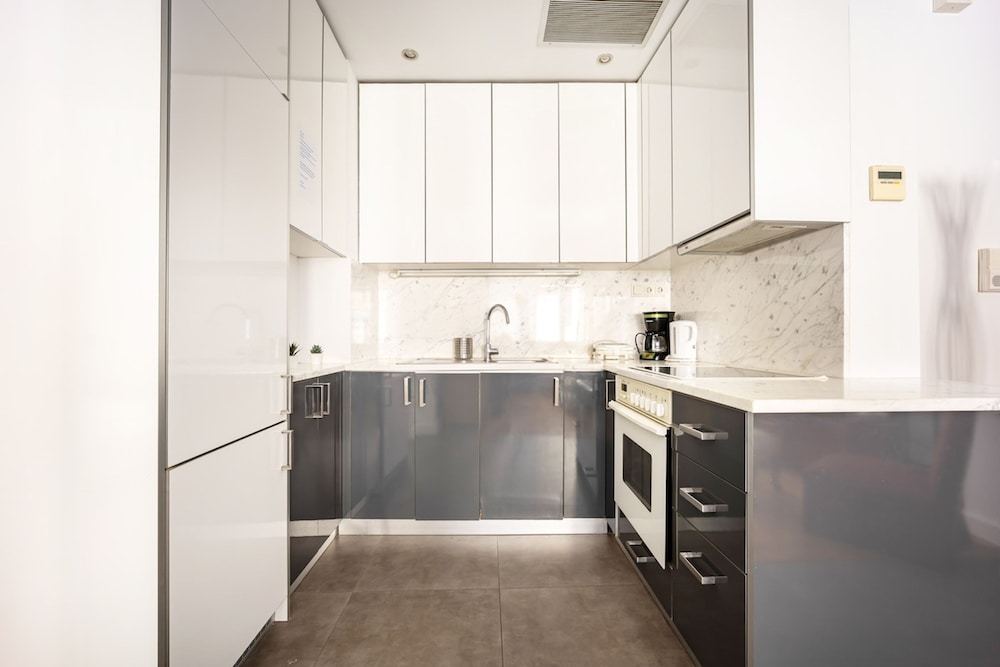 Sunny 1bedroom Cozy Flat in the Acropolis Area