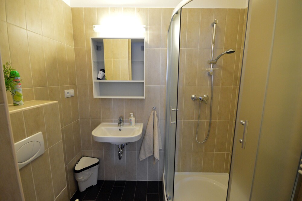 Toldi Apartments