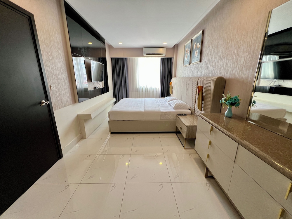 APARTMENT 1BR FREE POOL GYM STEAM&SAUNA view 3