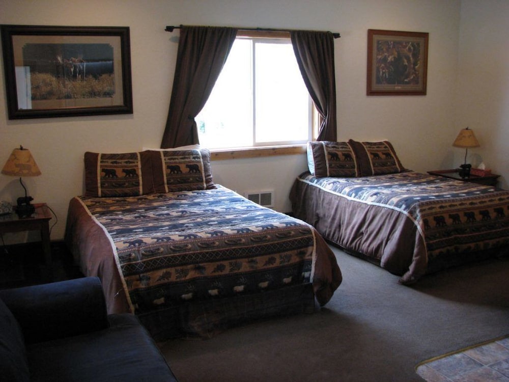 Evergreen Motel