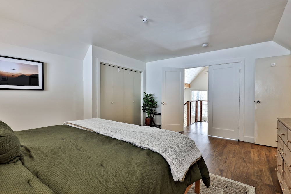 The Powder House 4 Bedroom Home