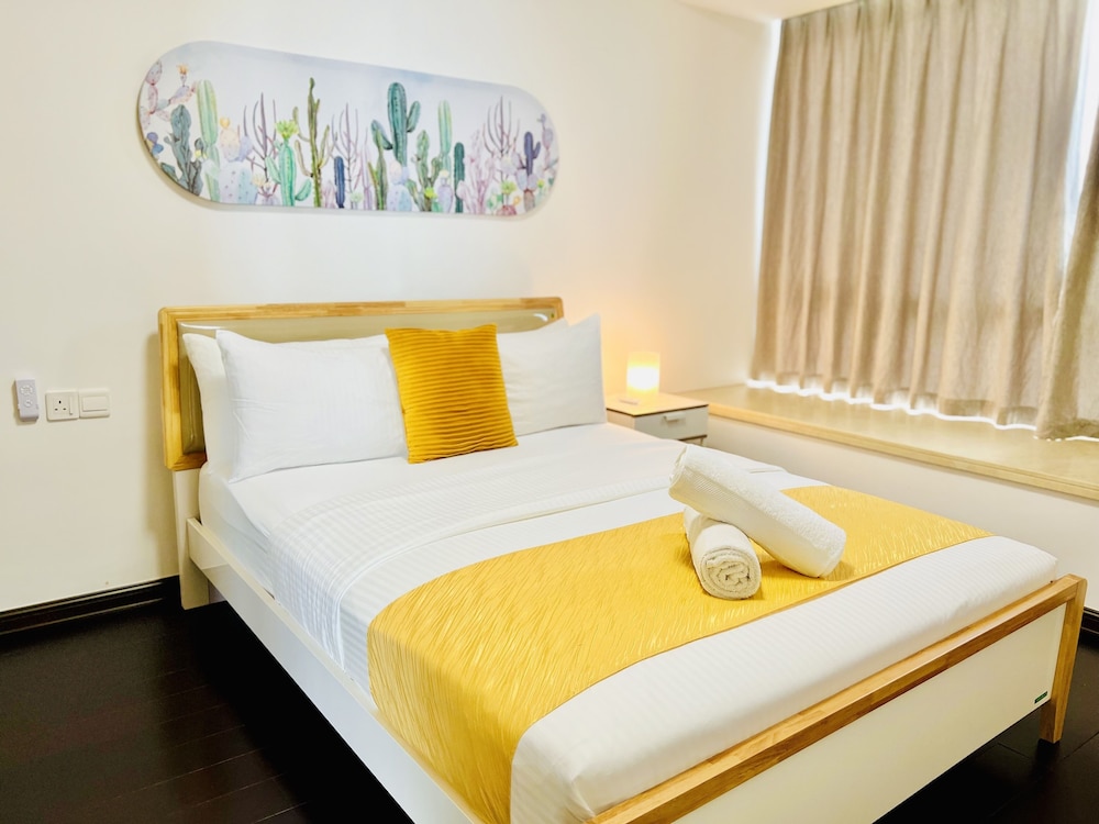 R&F PRINCESS COVE BY HOMEFORT SUITES