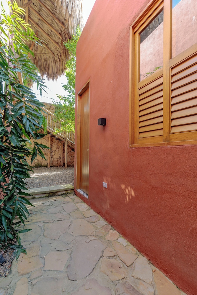 LAS DUNAS BEACH HOUSE