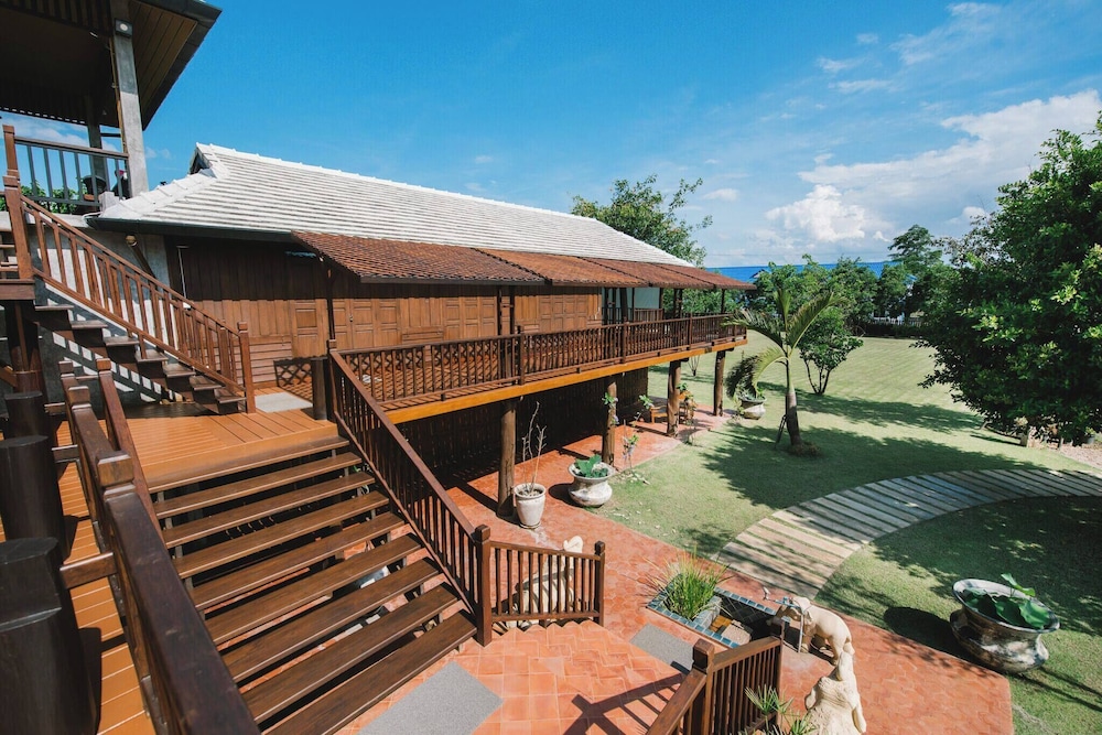 Cyngam Retreat- A Private Pool Villa With Service