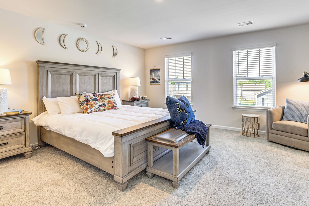 Pool Access, 2 Mi to Main St: Fountain Inn Home!